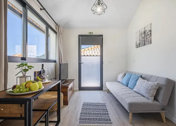 Basalt Dwelling I By Homie * Сан-Висенти