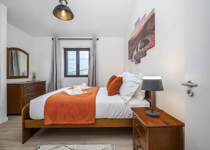 Basalt Dwelling I By Homie Сан-Висенти