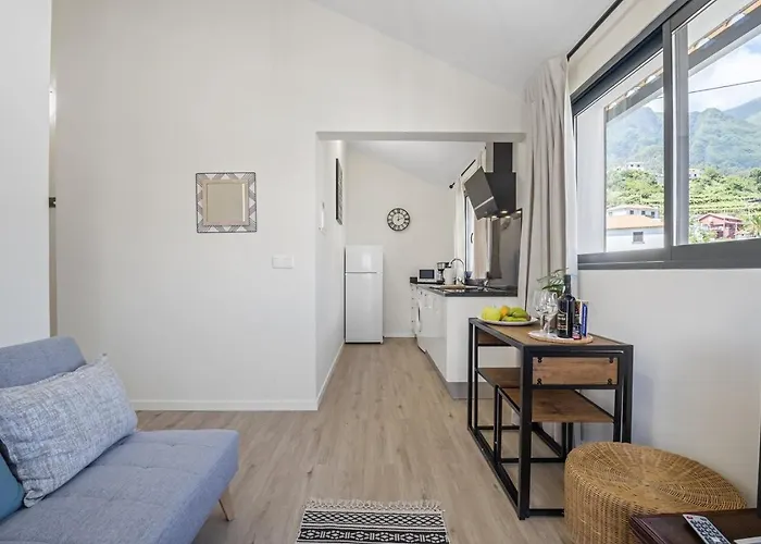 Basalt Dwelling I By Homie Сан-Висенти